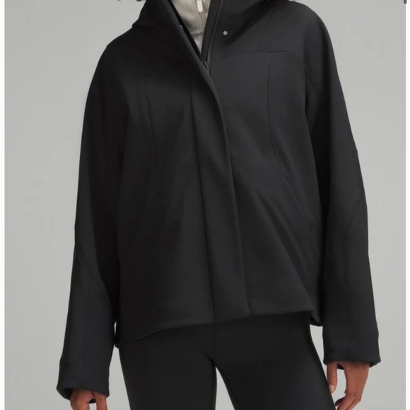 lululemon athletica Jackets & Blazers - Barely used CREAM COLORED lululemon Repel Shell cinch back rain jacket size 6
